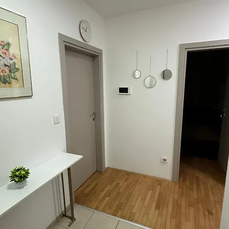 Lumi - Two Bedrooms And Parking Space *